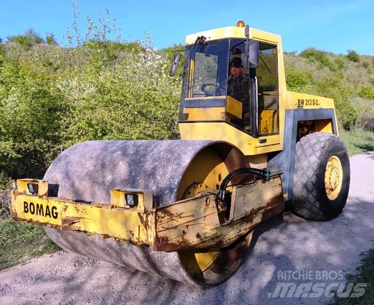 Bomag BW 213 Tahačové válce