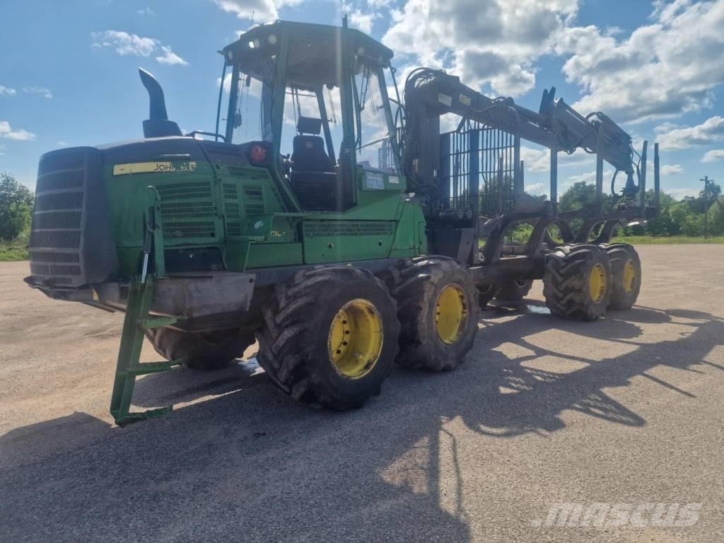 John Deere 1110G Vyvážecí traktory