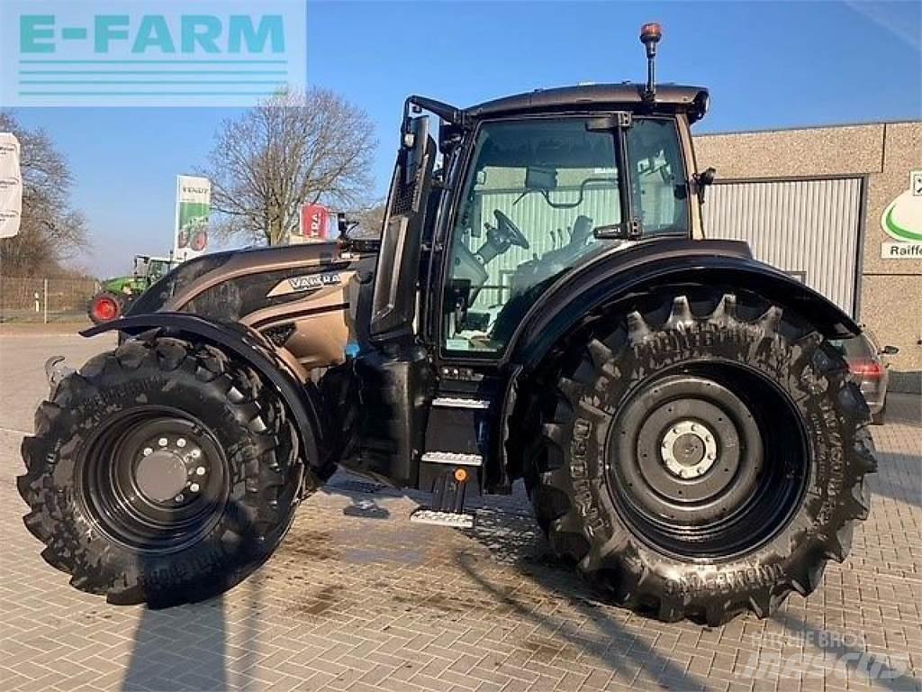 Valtra t215a Traktory