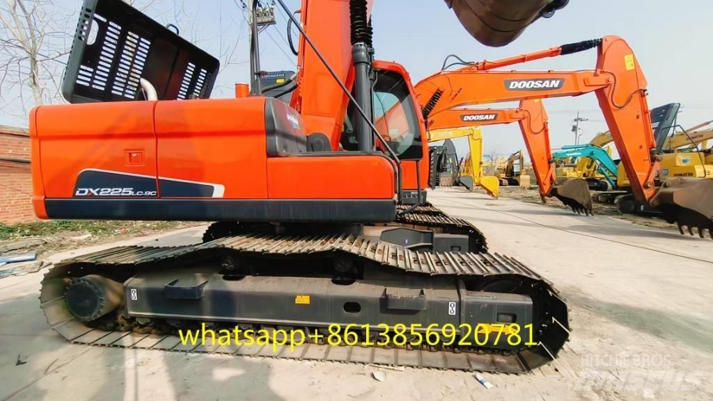 Doosan DX 225 Pásová rýpadla