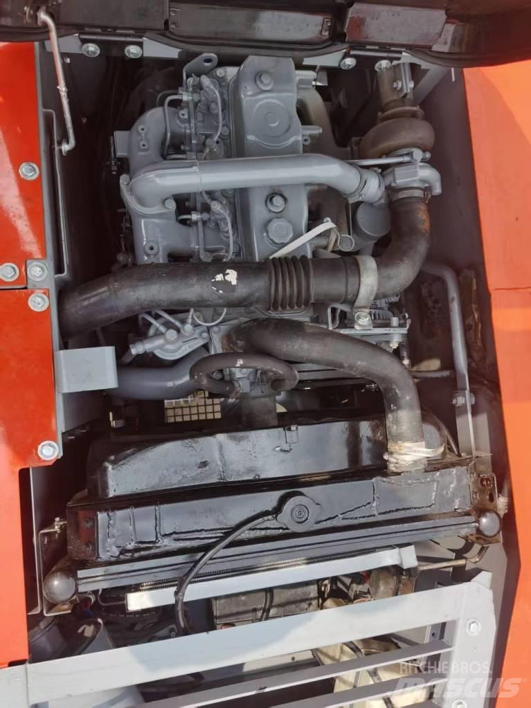 Hitachi EX 120 Pásová rýpadla