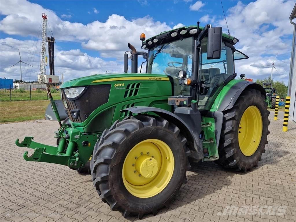 John Deere 6145R Traktory
