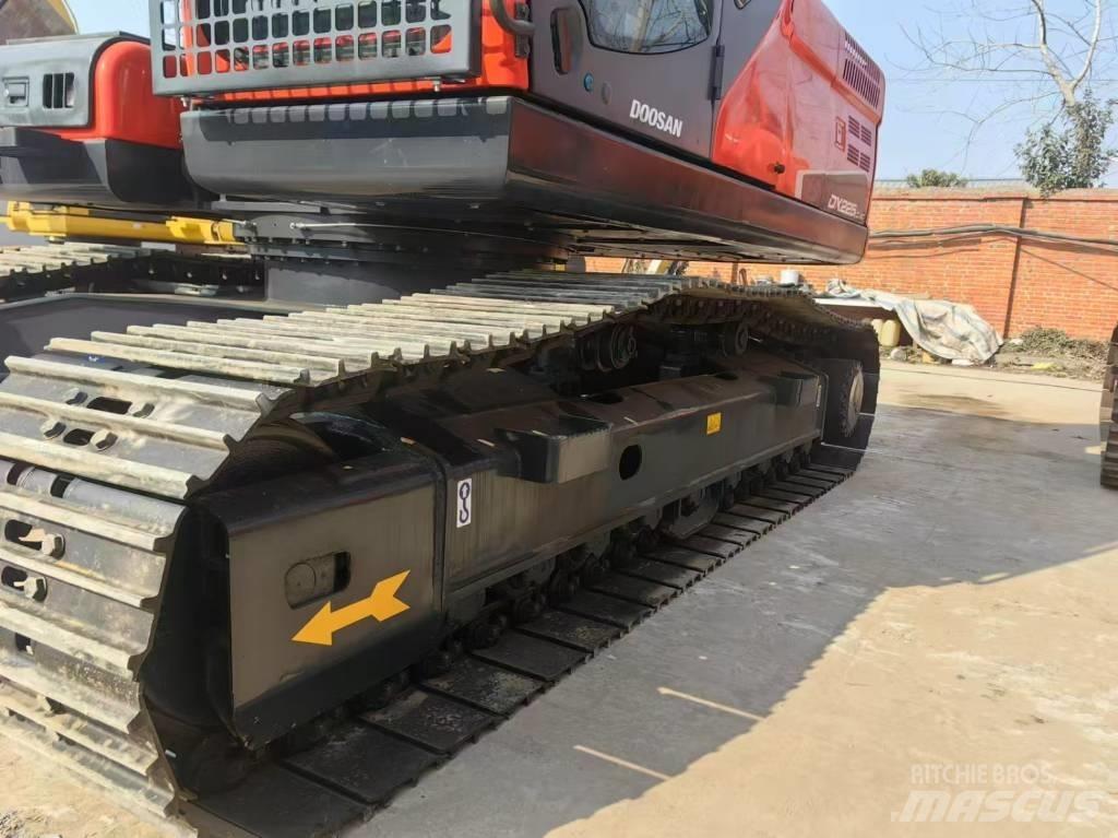 Doosan DX225LC-9C Pásová rýpadla