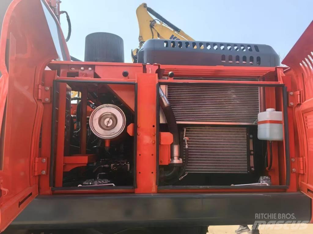 Doosan DX225LC-9C Pásová rýpadla