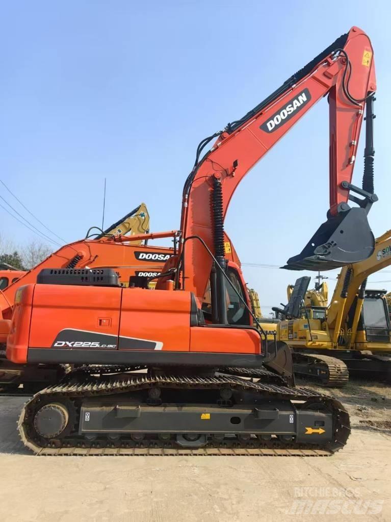 Doosan DX225LC-9C Pásová rýpadla