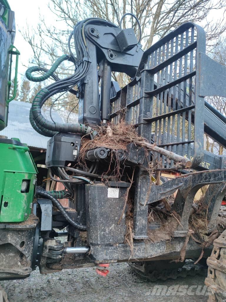 John Deere 1110 E Vyvážecí traktory