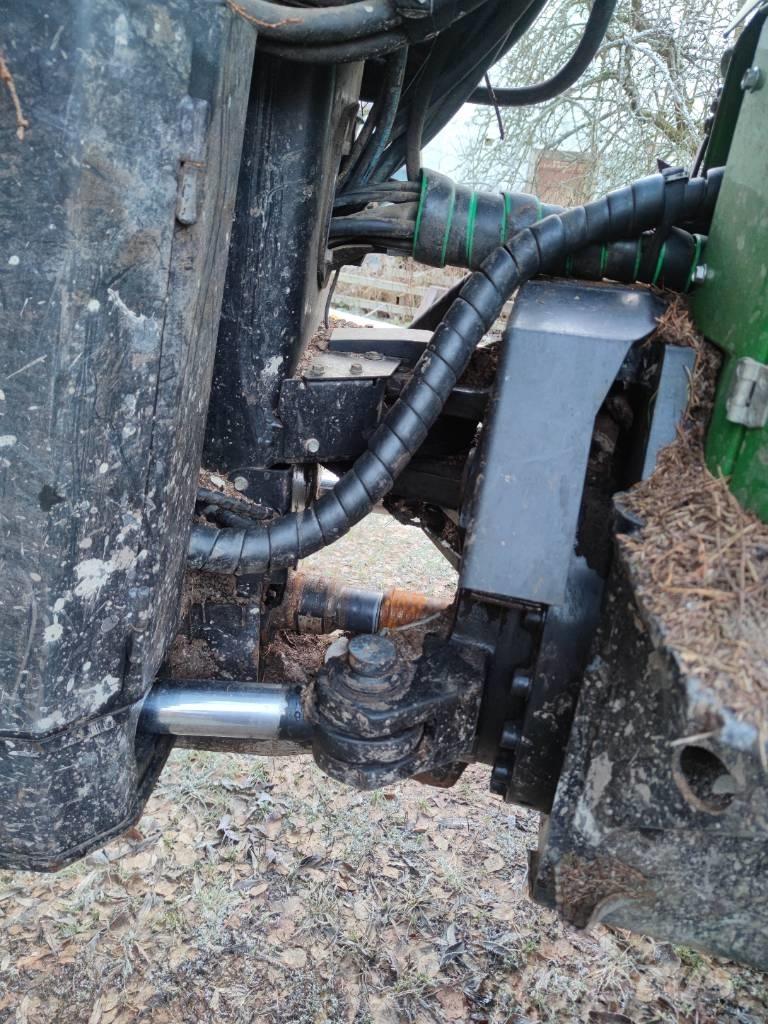 John Deere 1110 E Vyvážecí traktory