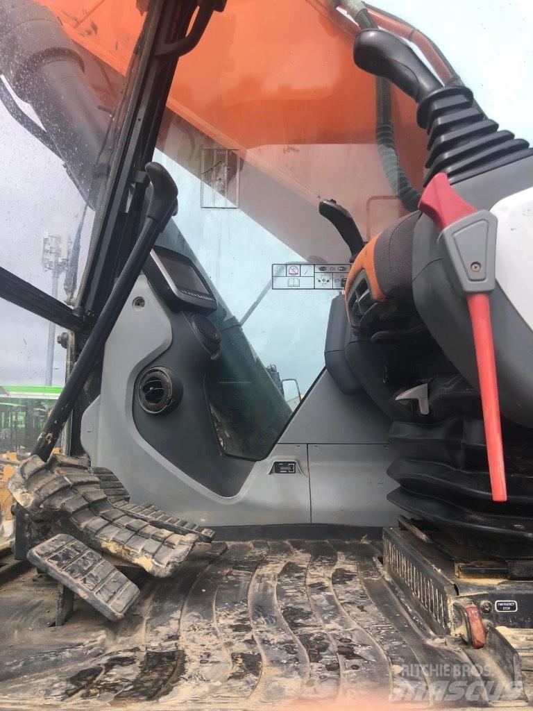 Doosan DX380LC-5 Pásová rýpadla