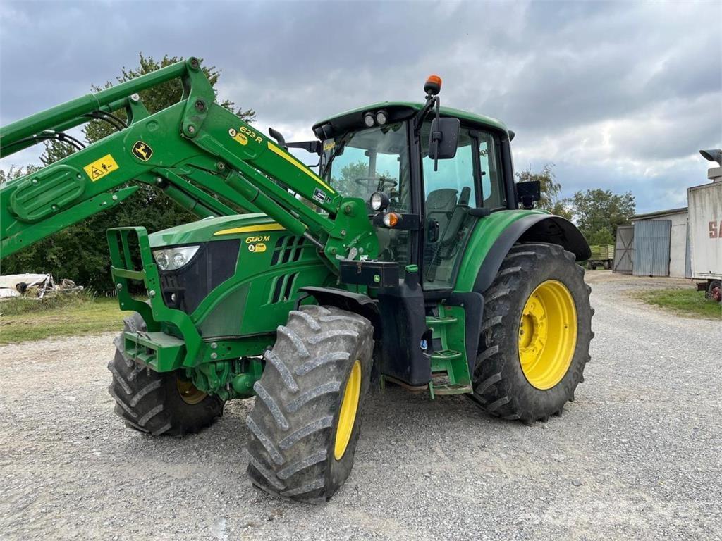 John Deere 6130M Traktory