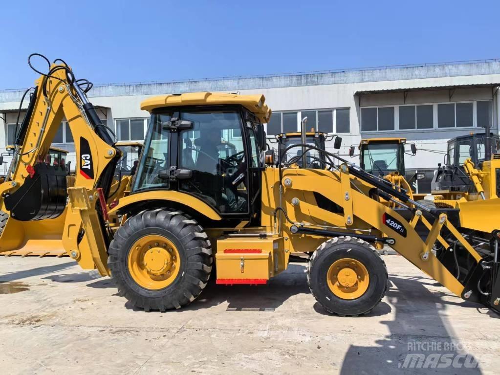 CAT 420 F Rýpadlo-nakladače