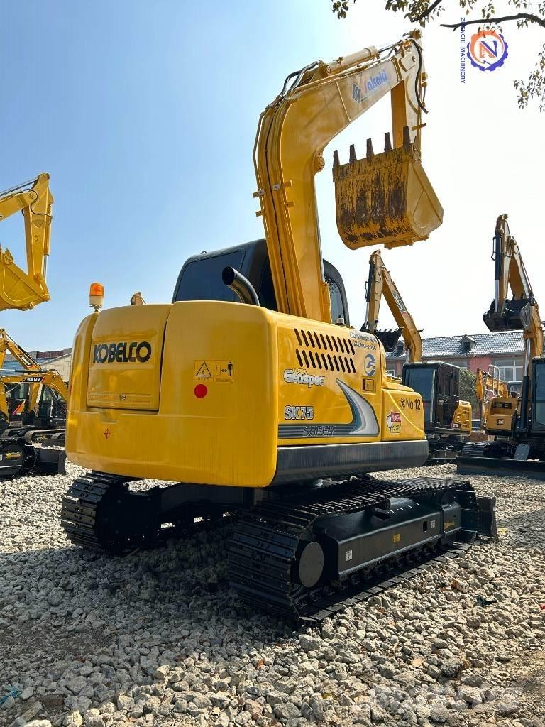 Kobelco SK 75 Midi rýpadla 7t - 12t