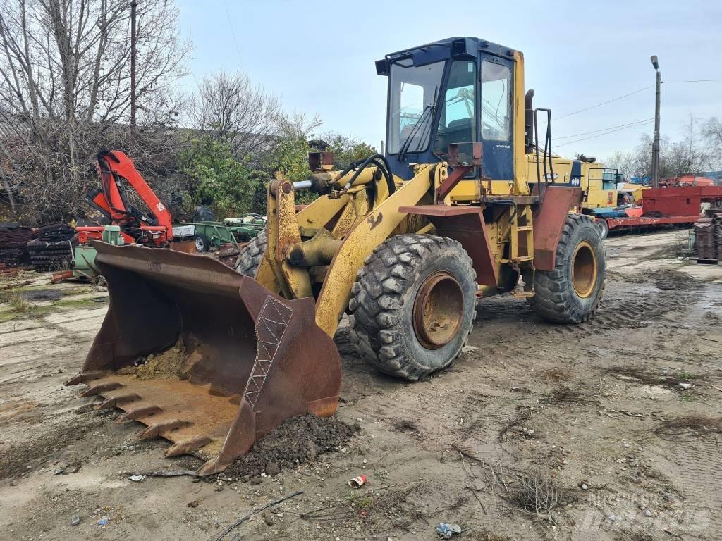 Komatsu WA 250 Kolové nakladače