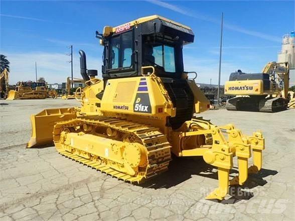 Komatsu D51EXi-24 Pásové dozery