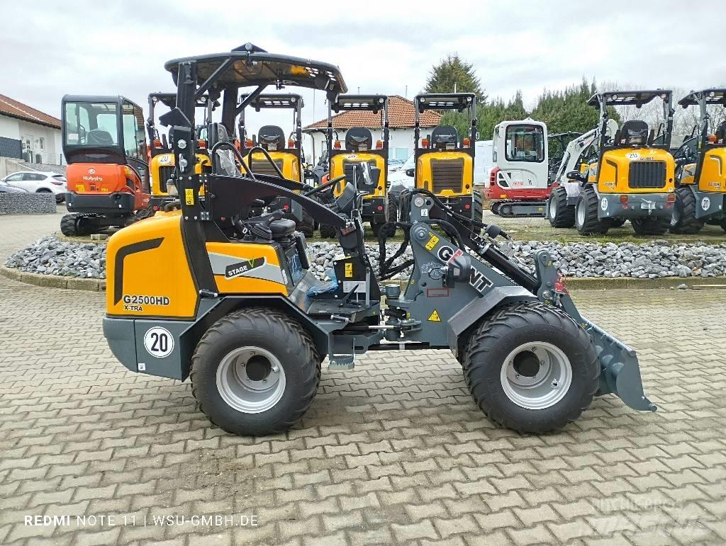 GiANT G2500 Xtra HD Smykem řízené nakladače