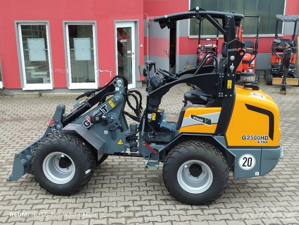 GiANT G2500 Xtra HD Smykem řízené nakladače