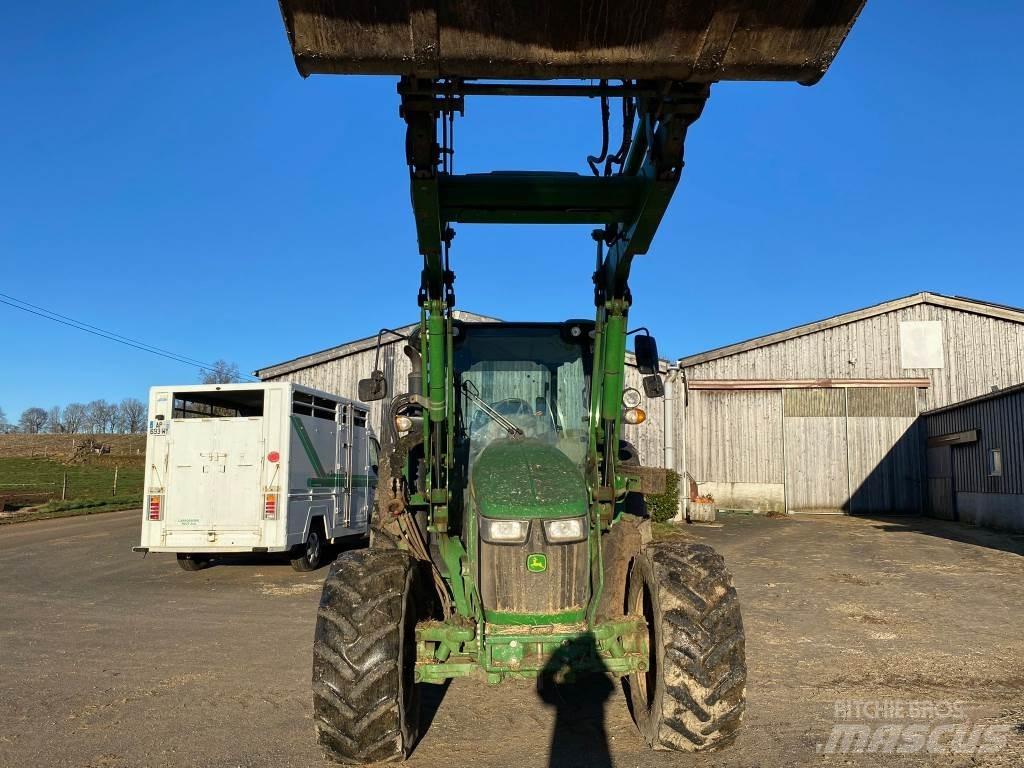 John Deere 5100R Traktory