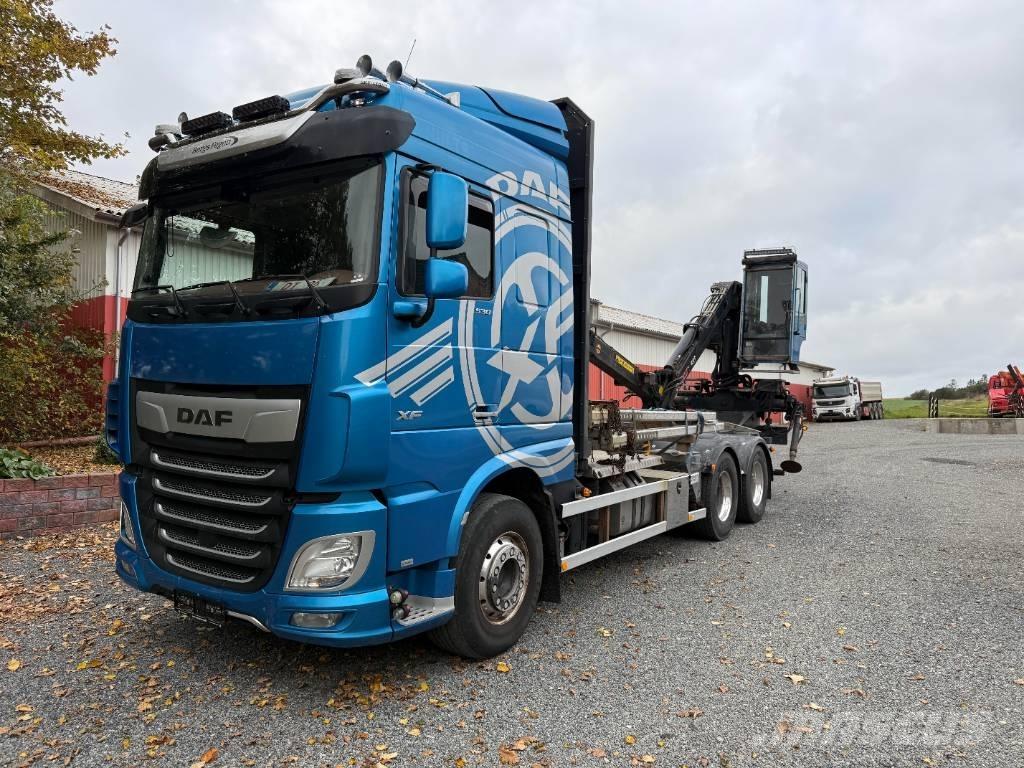 DAF XF 530 6x4 Nákladní automobily pro přepravu lesních strojů