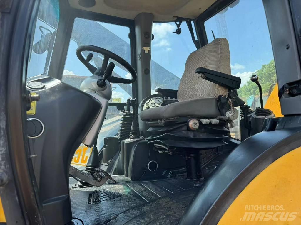 JCB 3 CX Rýpadlo-nakladače