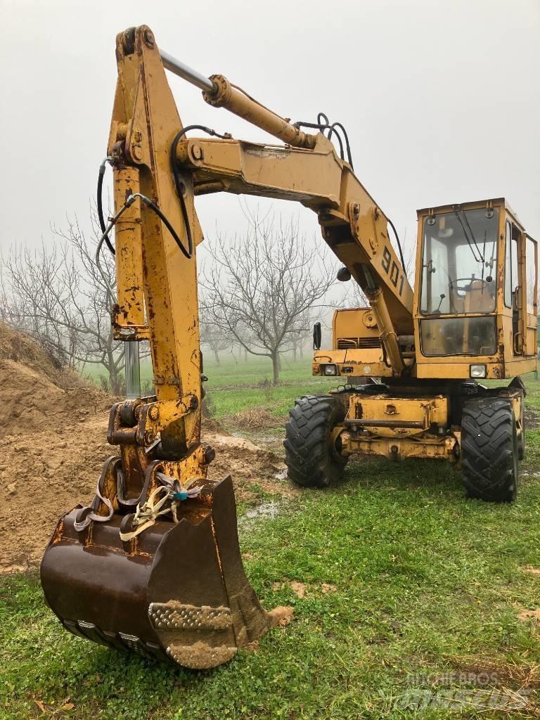 Liebherr A 901 C Kolová rýpadla