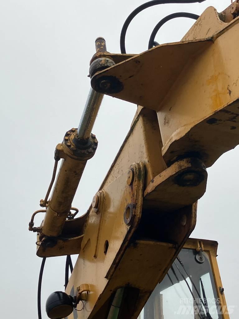 Liebherr A 901 C Kolová rýpadla