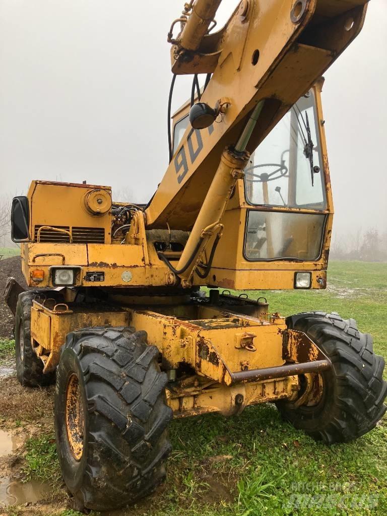 Liebherr A 901 C Kolová rýpadla