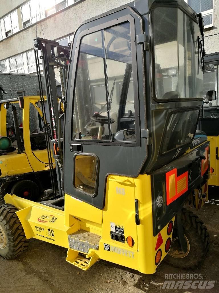 Moffett M8 35.3 Terénní vysokozdvižné vozíky