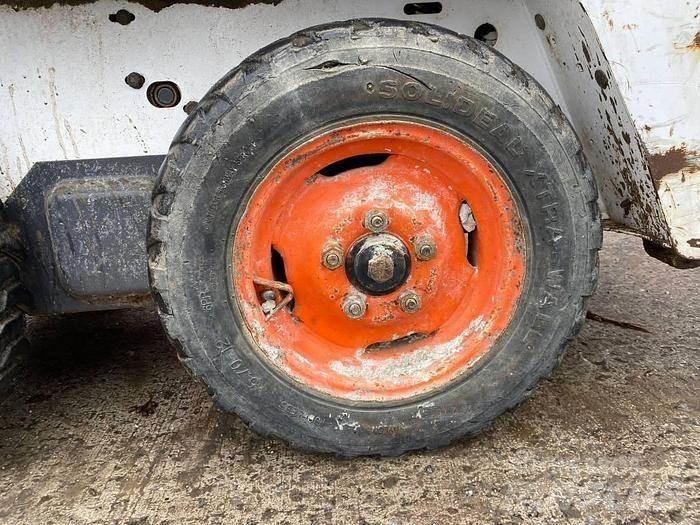 Bobcat S70 Kolové nakladače