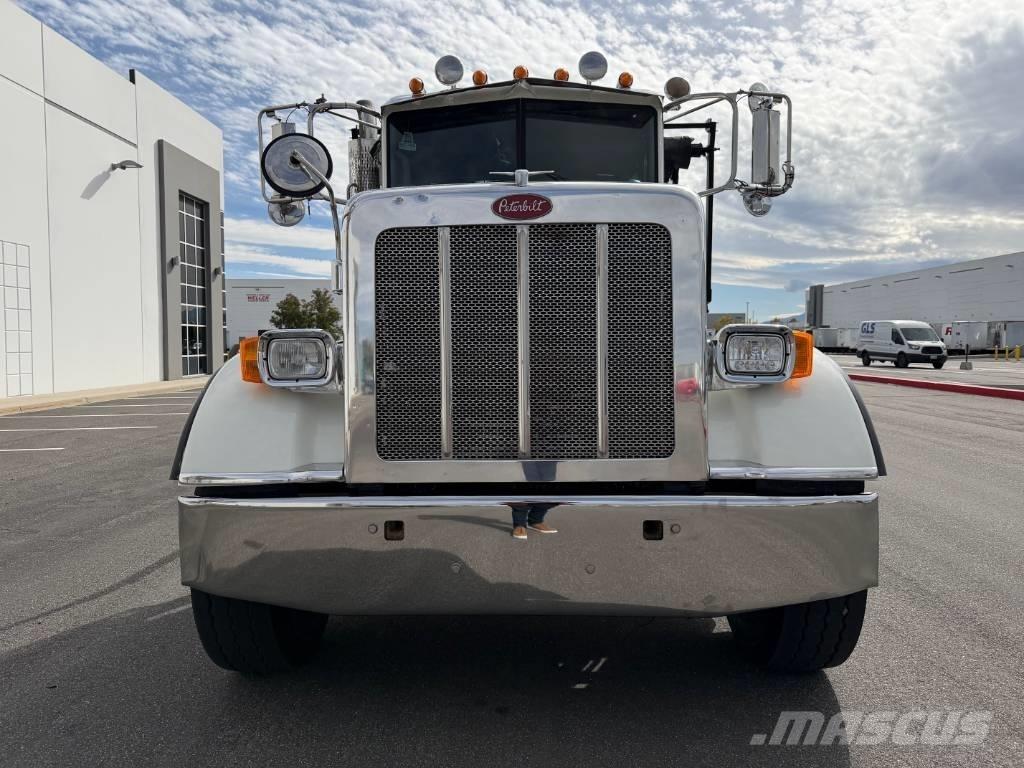 Peterbilt 365 Lanový nosič kontejnerů