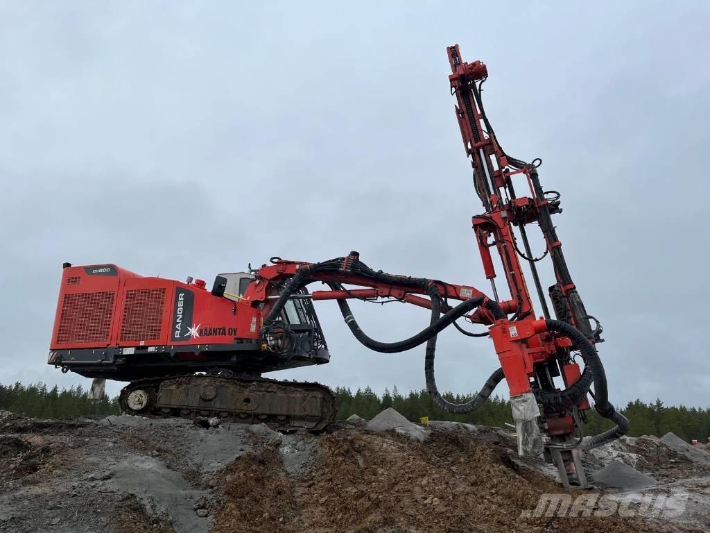 Sandvik DX800 Povrchové vrtací stroje