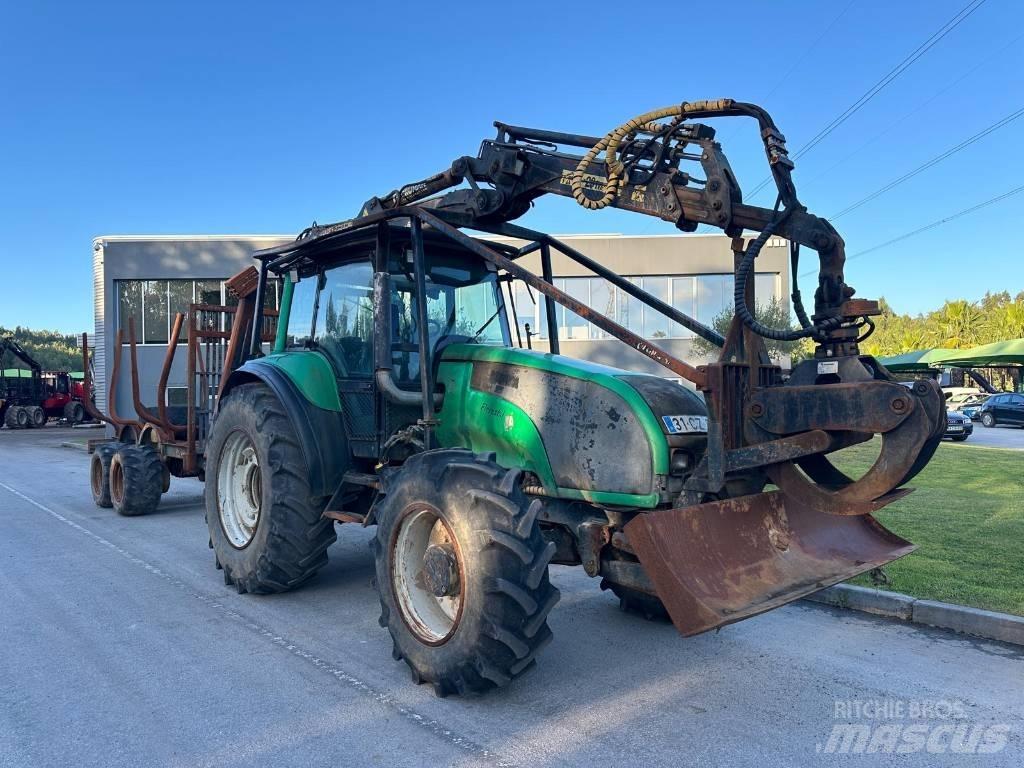Valtra T130 Lesní traktory