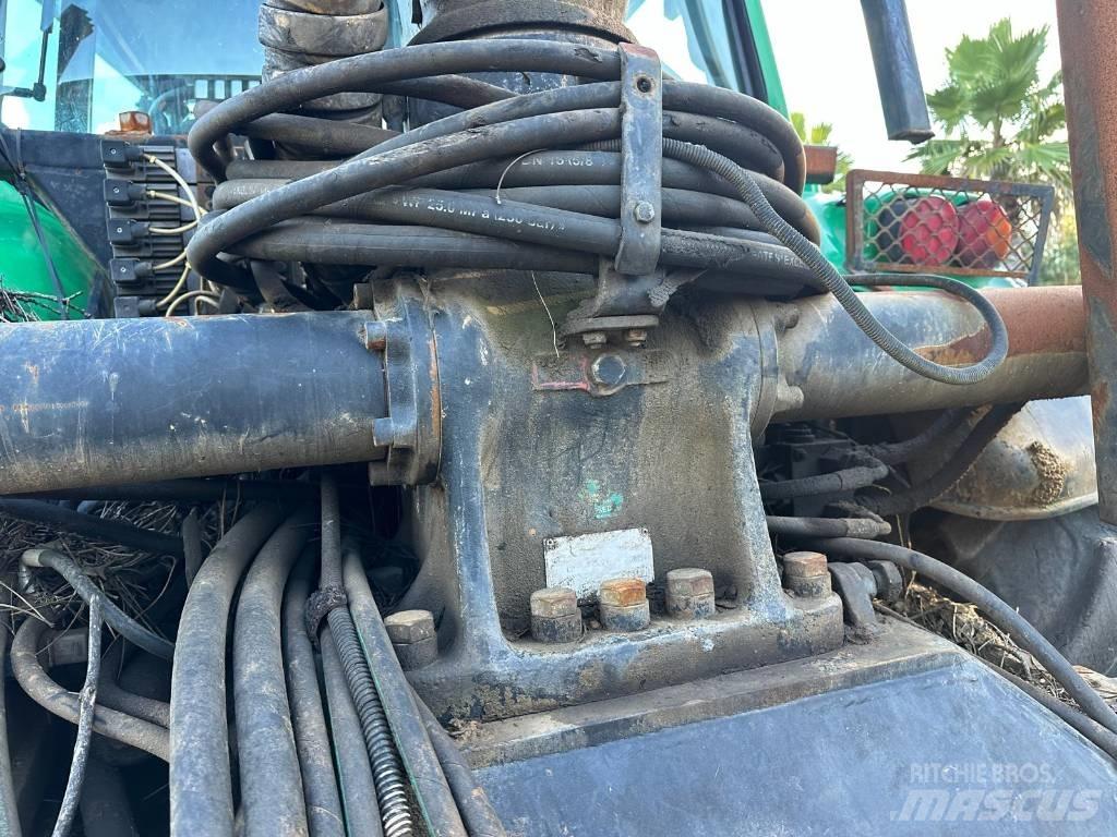 Valtra T130 Lesní traktory