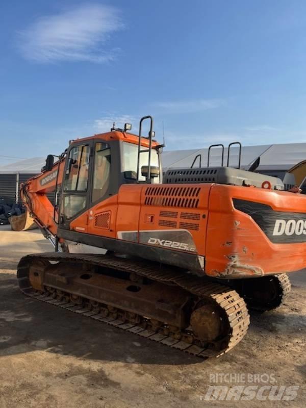 Doosan DX 225 LC-5 Pásová rýpadla