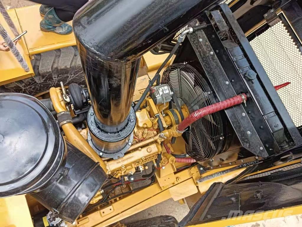 CAT 966 H Kolové nakladače