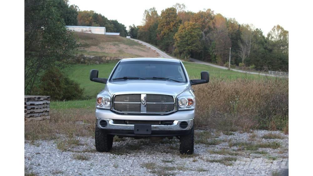 Dodge 2500 Další