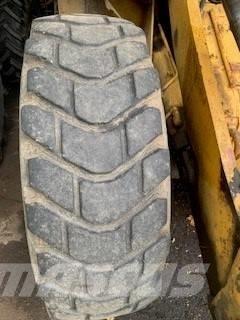 CAT 910 Kolové nakladače