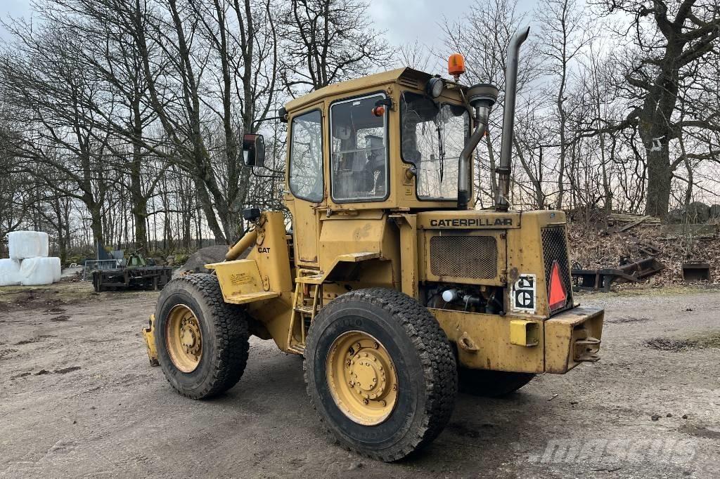CAT 910 Kolové nakladače