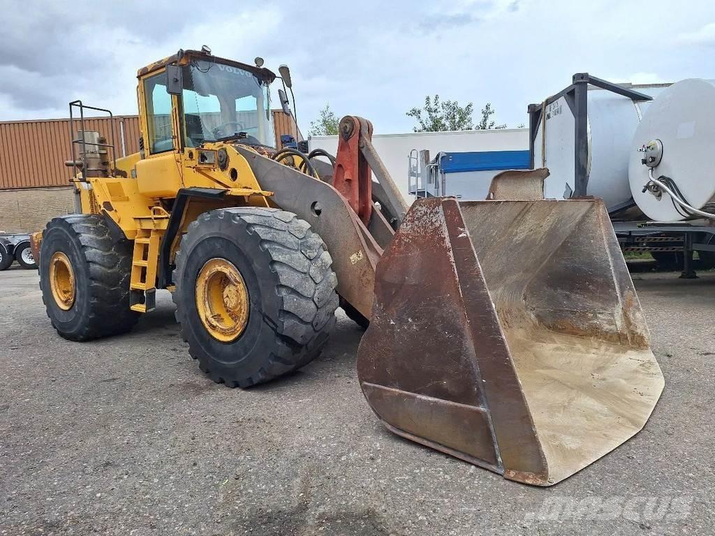 Volvo L220D Kolové nakladače