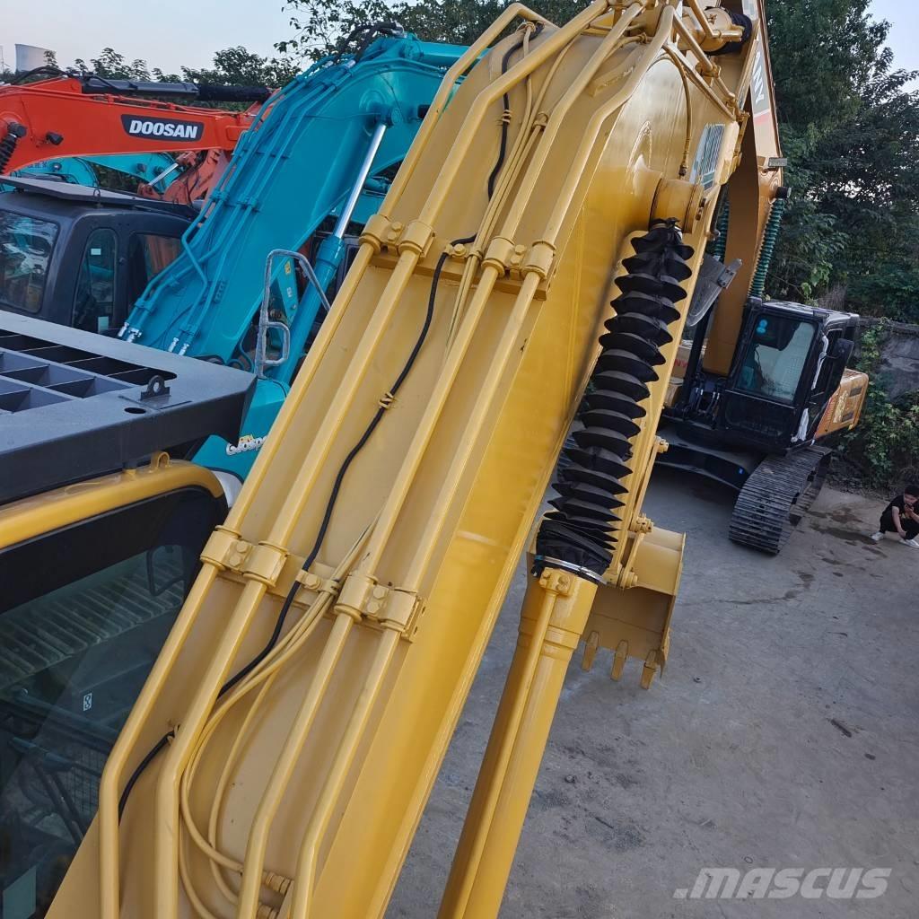 Komatsu PC 200-8 Pásová rýpadla