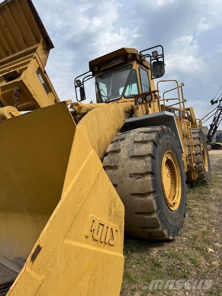 CAT 988F Kolové nakladače