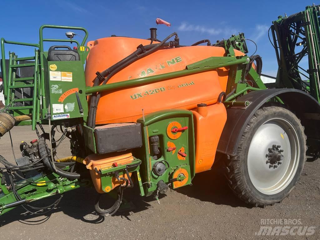 Amazone UX 4200 Tažené postřikovače