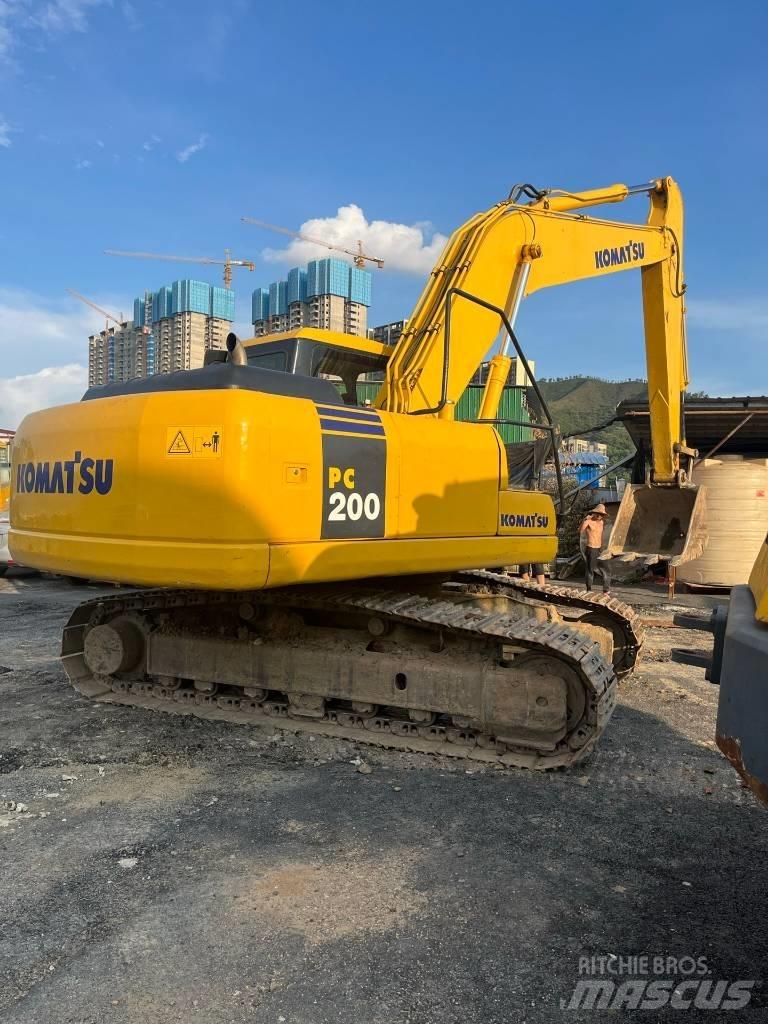 Komatsu PC 200-7 Pásová rýpadla