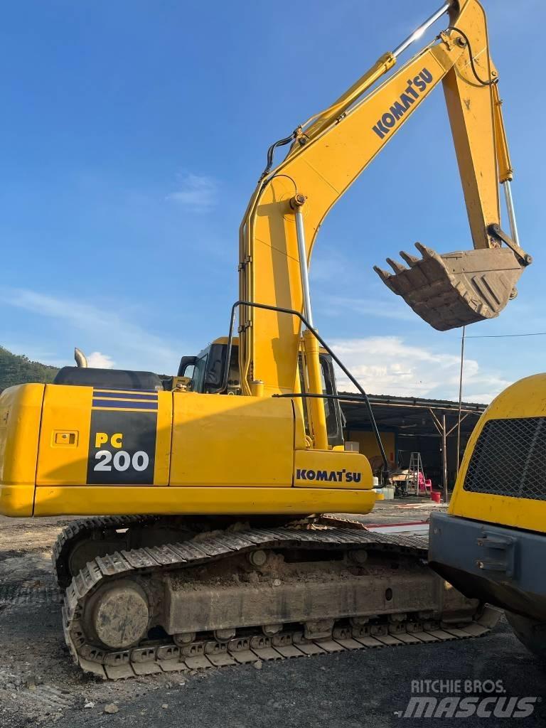 Komatsu PC 200-7 Pásová rýpadla