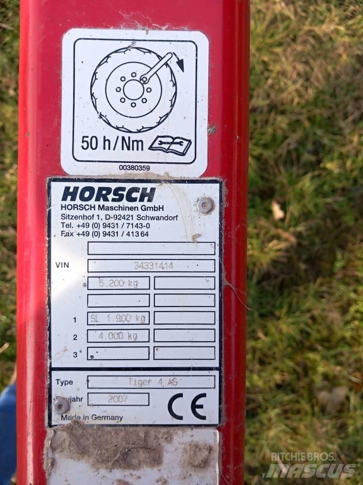 Horsch Tiger 4 AS Hloubkové kypřiče