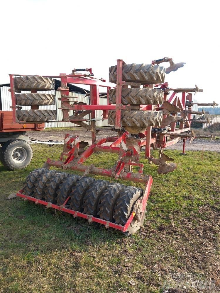 Horsch Tiger 4 AS Hloubkové kypřiče