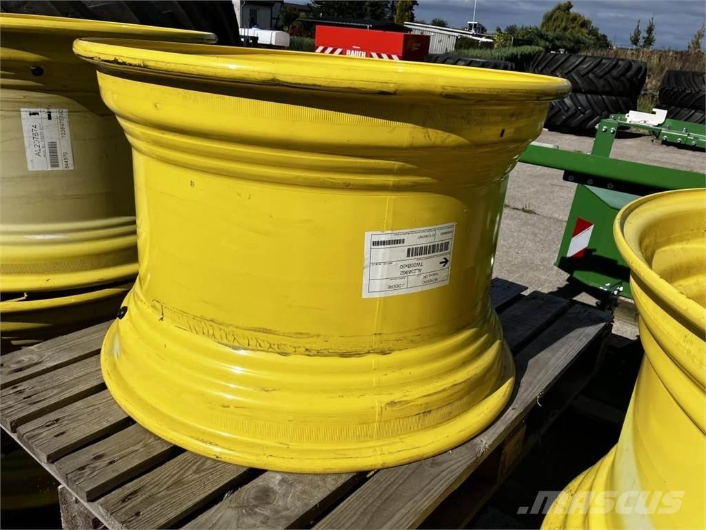 John Deere 20x30 Pneumatiky, kola a ráfky