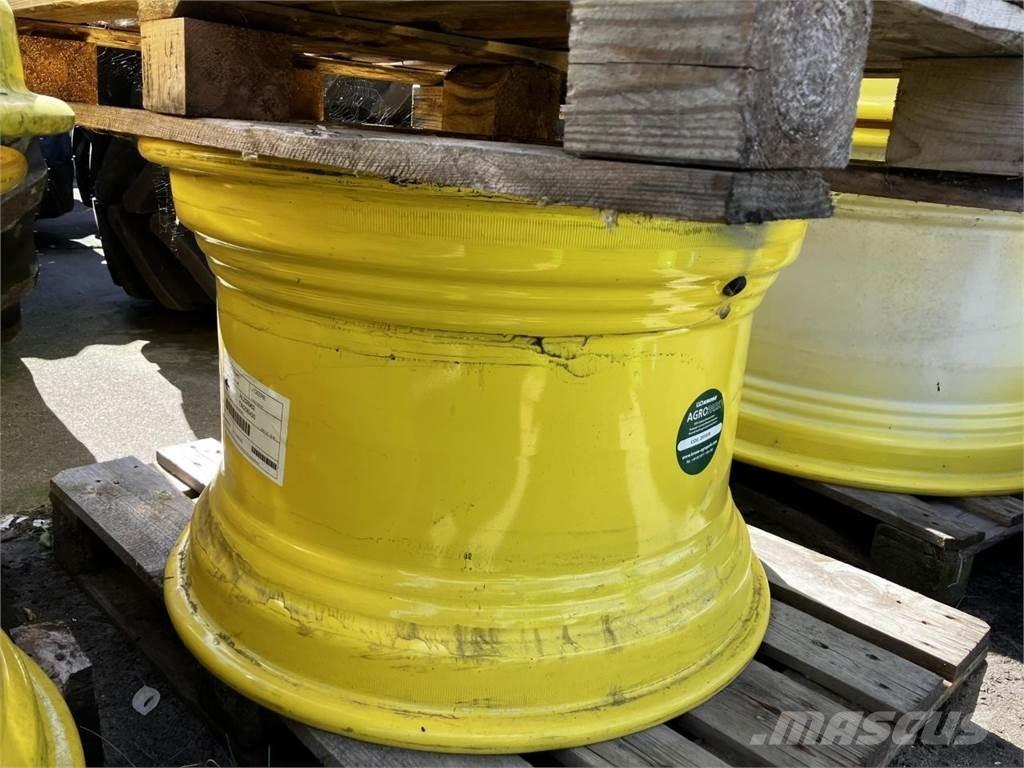 John Deere 20x30 Pneumatiky, kola a ráfky