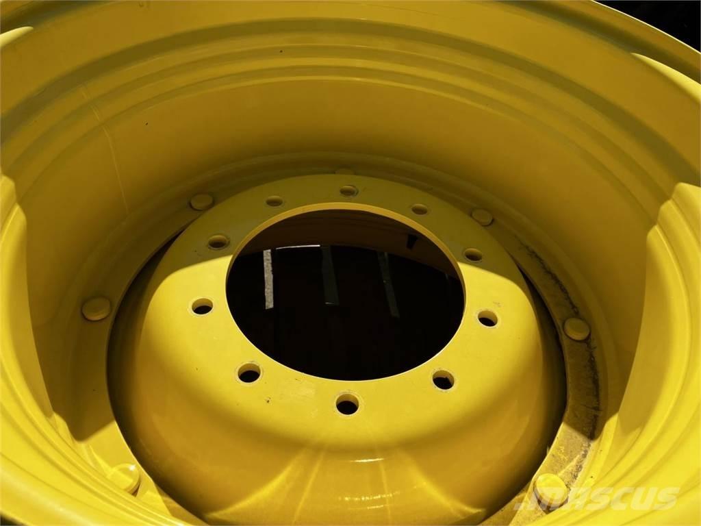 John Deere 20x30 Pneumatiky, kola a ráfky