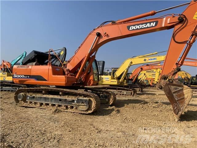 Doosan DH300 Pásová rýpadla