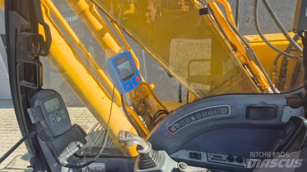 JCB JS 220 LC Pásová rýpadla