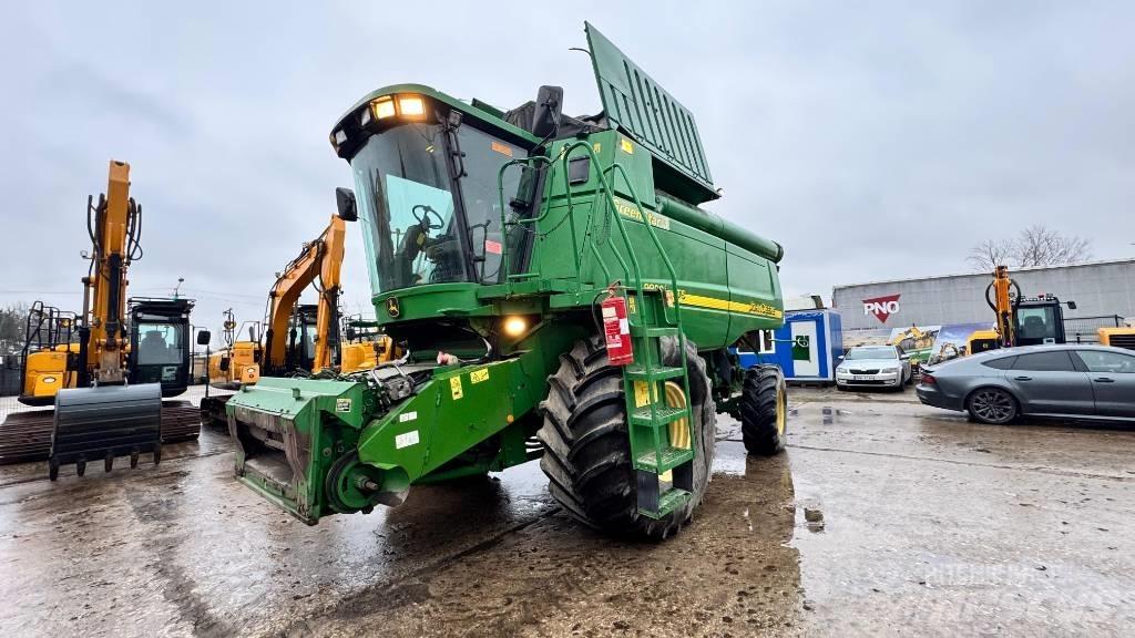 John Deere 9880 STS Sklízecí mlátičky